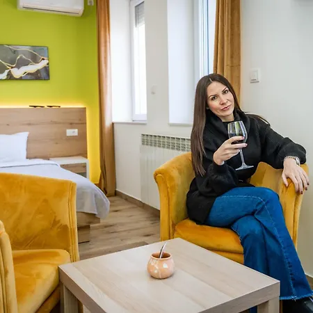 Kalanj I Sobe Belgrado