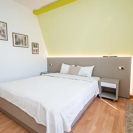 Kalanj I Sobe Apartamento Belgrado
