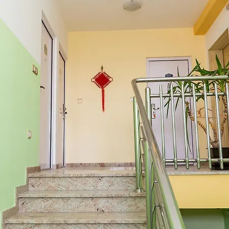 Apartamento Kalanj I Sobe *
