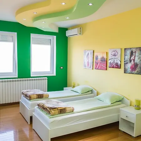 Apartamento Kalanj I Sobe *